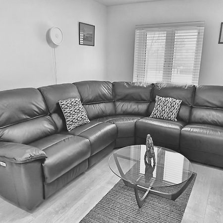 2 Bed City Centre Apt, Free Parking - Albert Clock, Customs House Belfast Dış mekan fotoğraf