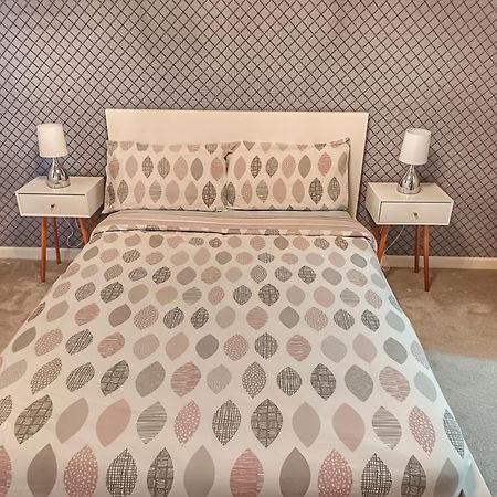 2 Bed City Centre Apt, Free Parking - Albert Clock, Customs House Belfast Dış mekan fotoğraf